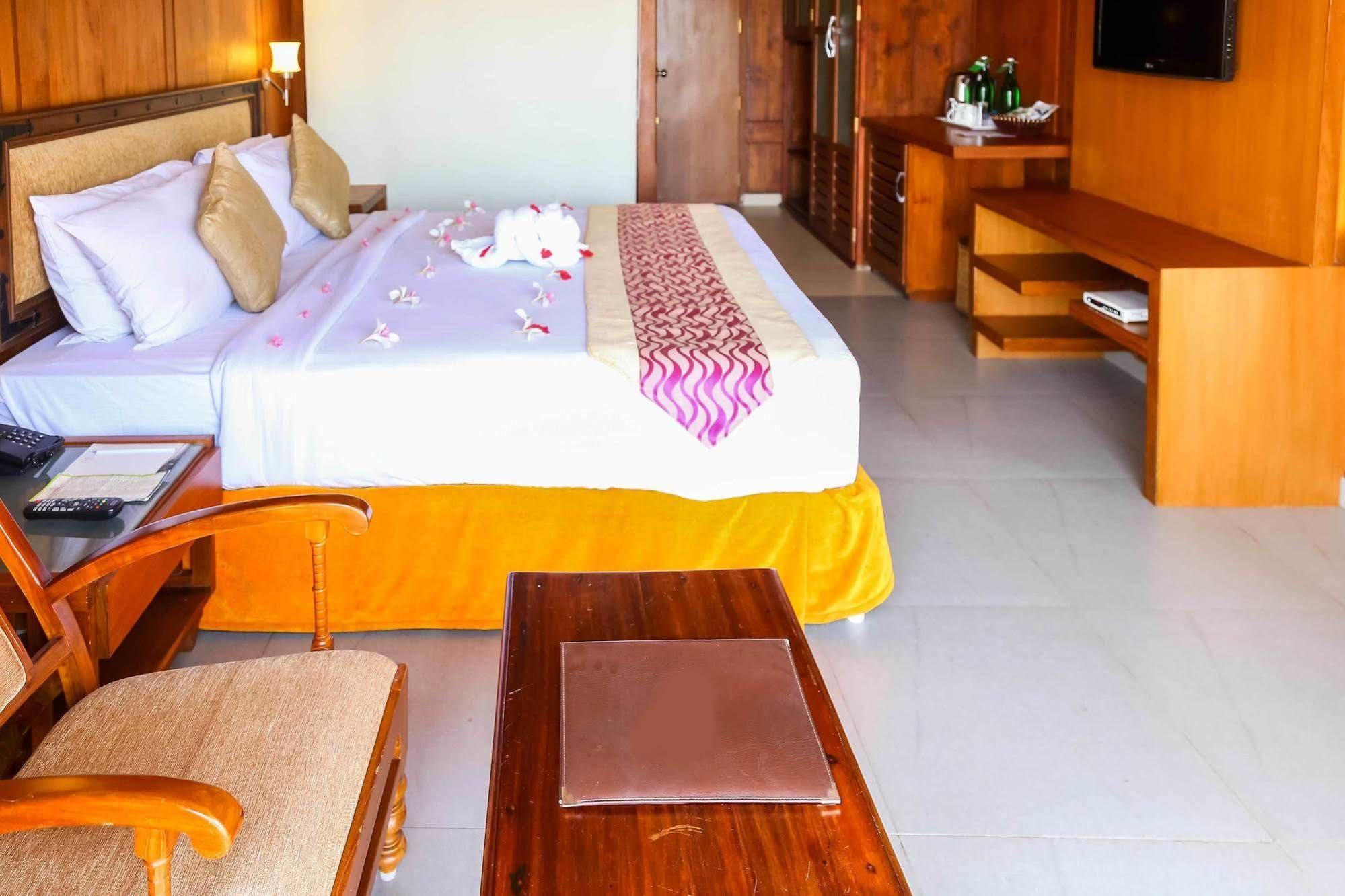 Poovar Island Resort Bagian luar foto