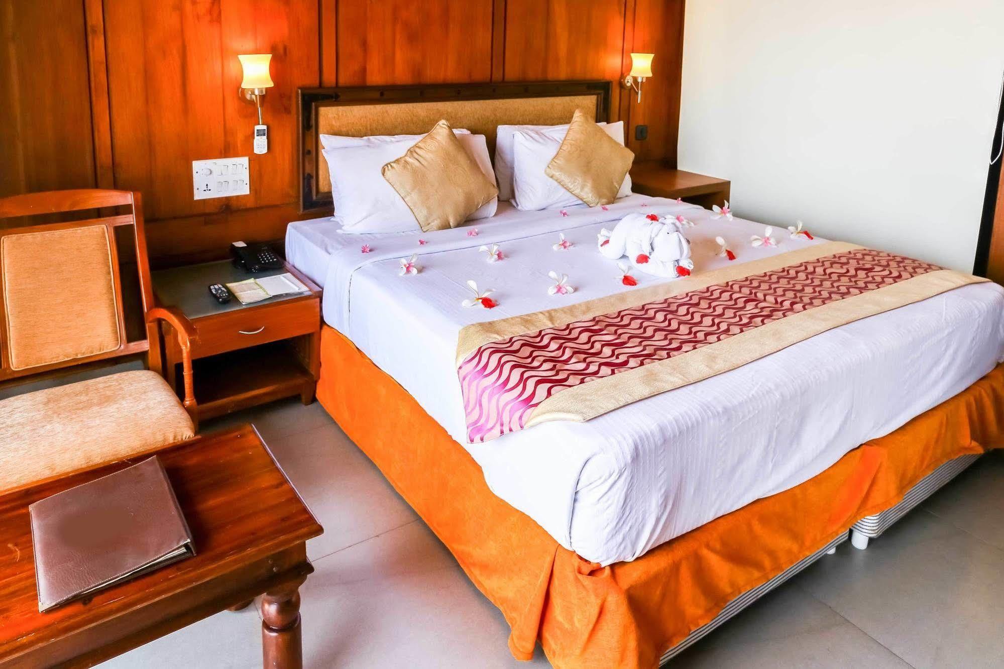Poovar Island Resort Bagian luar foto
