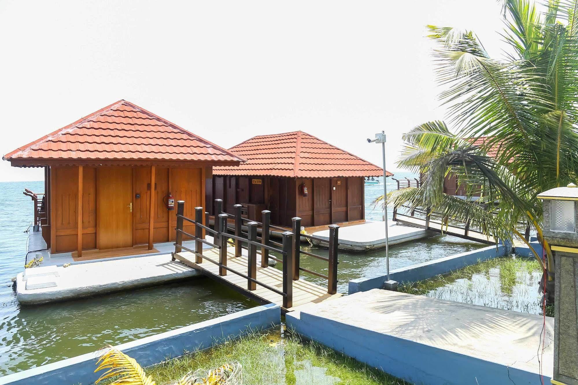 Poovar Island Resort Bagian luar foto
