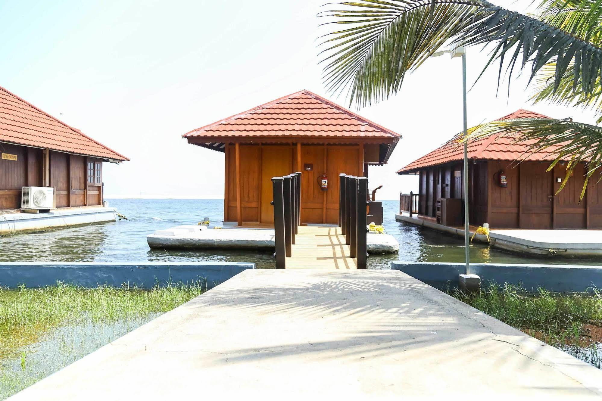Poovar Island Resort Bagian luar foto