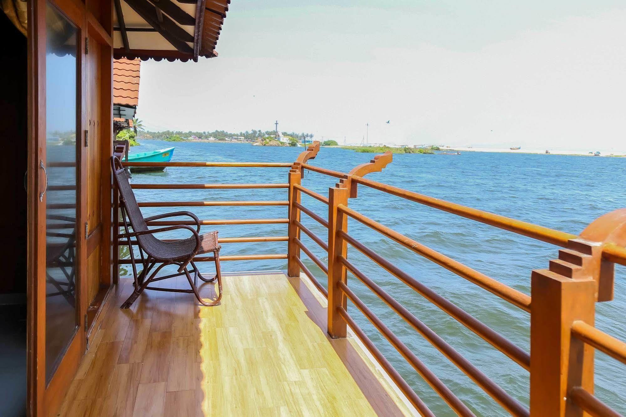 Poovar Island Resort Bagian luar foto